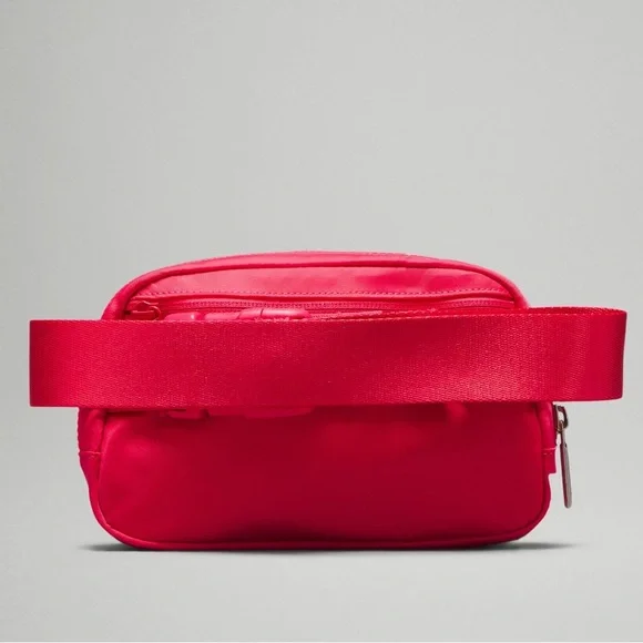 NWT Lululemon Everywhere Belt Bag Lipgloss - Picture 11 of 12